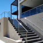 Glass with top rail